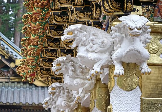 Carved lions on the Yomeimon gate at Nikko Toshogu